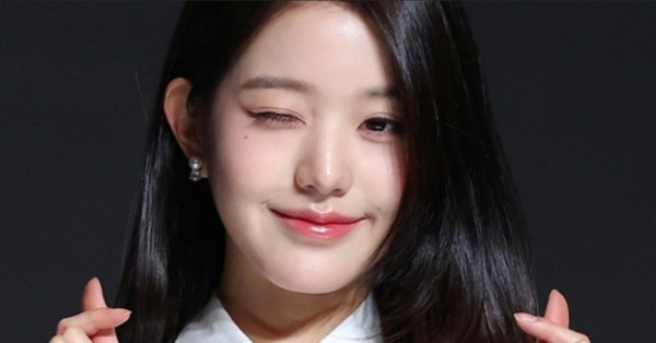 Ive Jang Won-young's hair is being sold for 19 million won on a Chinese auction site...