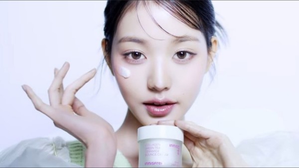 Jang Won-young's hair appears on a Chinese auction site...