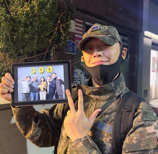 Lee Do-hyun expresses gratitude for exceeding 4 million viewers for 'Breakfast'...