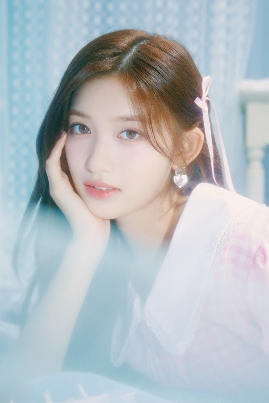 Ive Lee Seo debuts as new MC for ‘Inkigayo’…