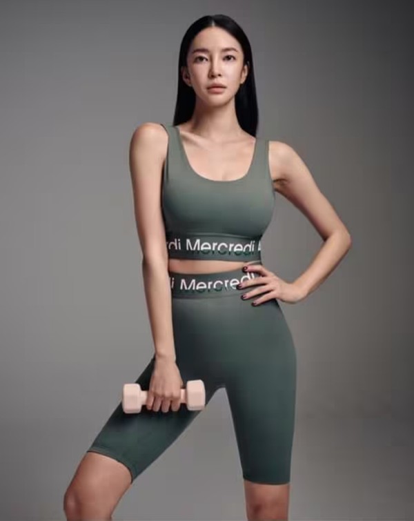 Kim Yun-ji, 6 months pregnant, reveals amazing body, 