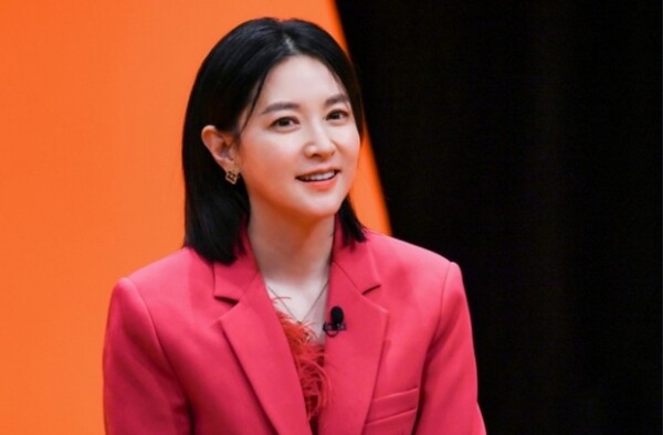 Lee Young-ae, KBS talk show MC challenge failed...