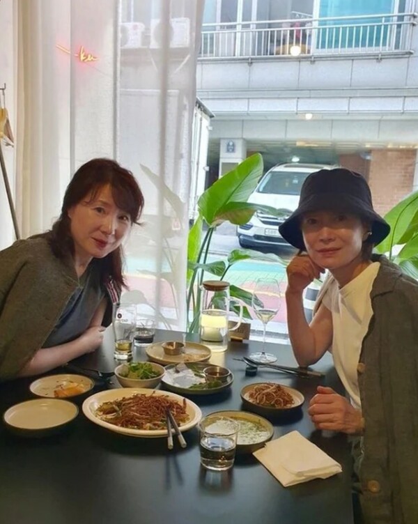 Na Young-hee boasts of her friendship with Hwang Young-hee and her in-laws, 