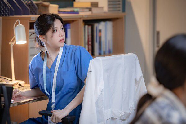 Ko Yun -jung, the first place in the topic for two consecutive weeks!
