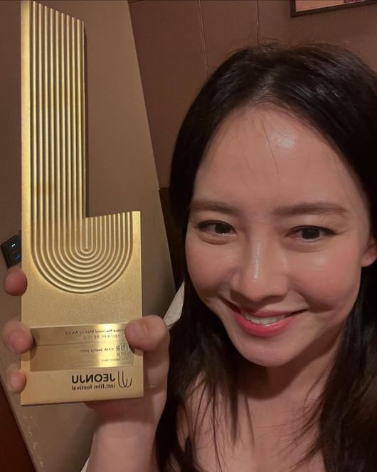 Song Ji -hyo, a sweet confession to the film director 