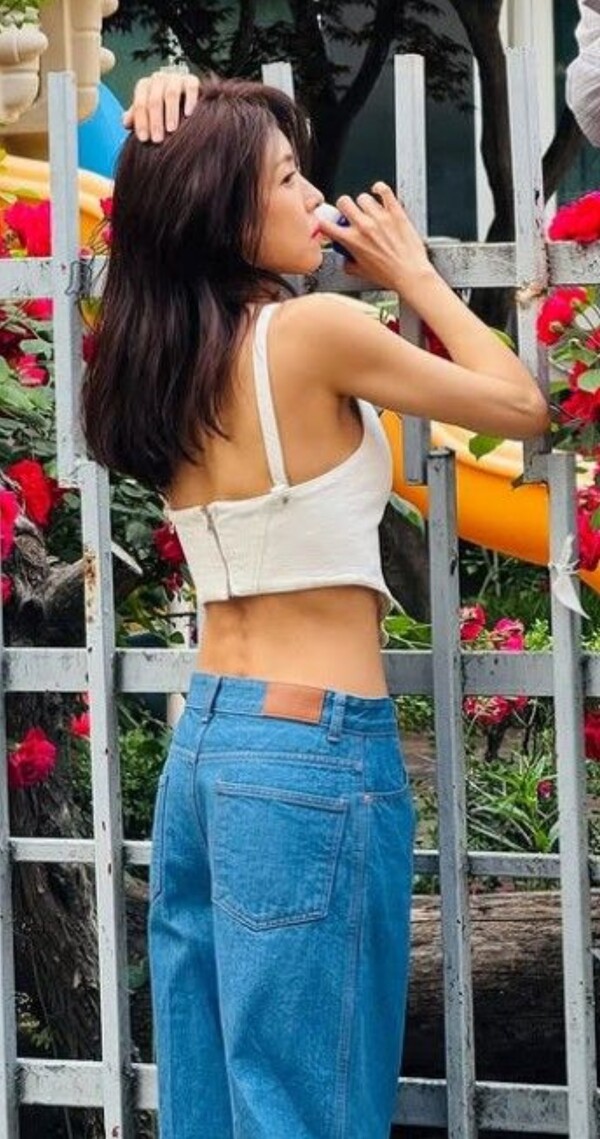 Ha Ji -won, the street capture photo 'real sword'