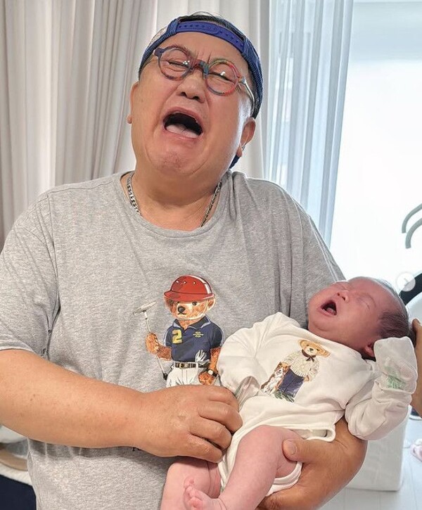 'New Grandfather' Lee Yong -sik, granddaughter and 'Oh Yeol Party' capture!
