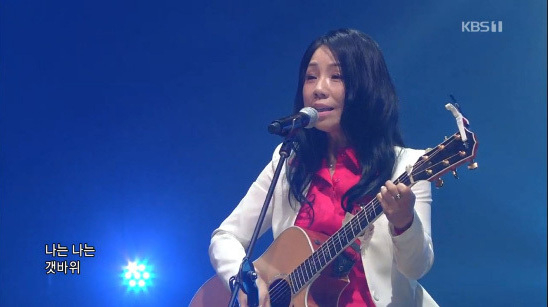 Singer Lee Jung-hee invites Yang Ha-young, who is fifty years old ...