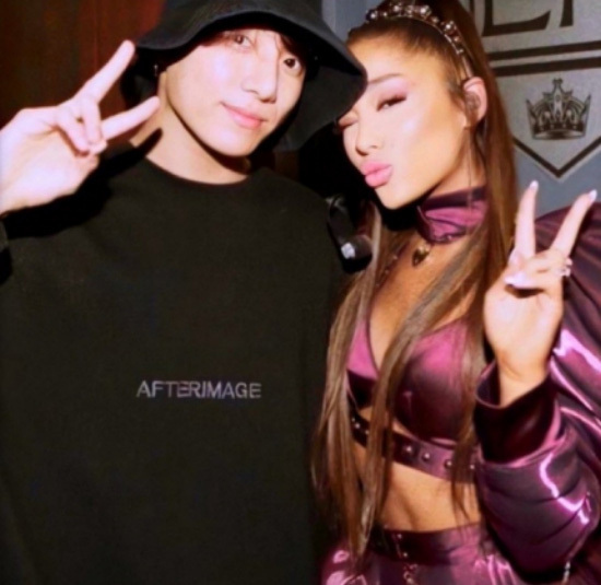 Ariana Grande, two shots with BTS Jungkook ...