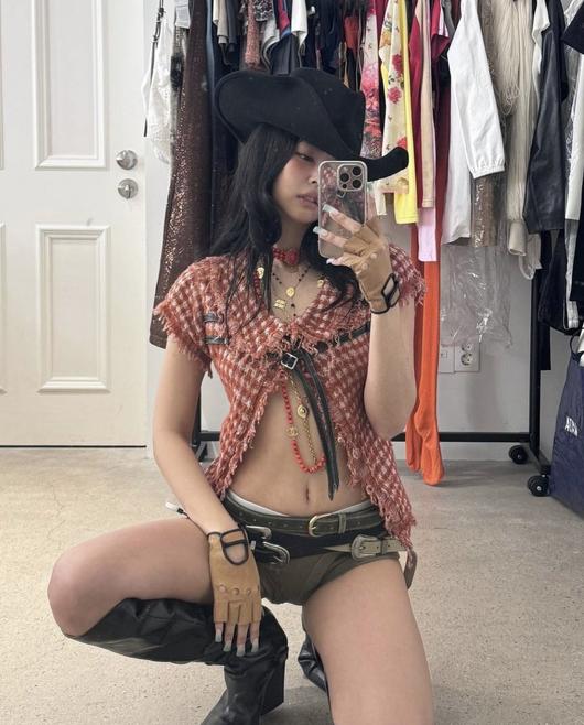 Blackpink Jennie, unconventional cowgirl transformation...