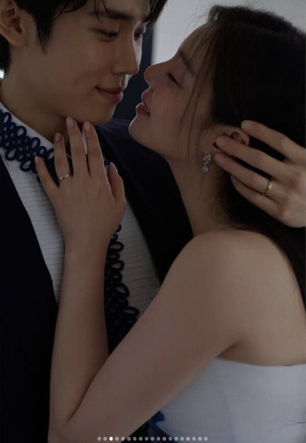 Airlie ♥ Choi Si -hoon, romantic wedding pictorial unveiled…