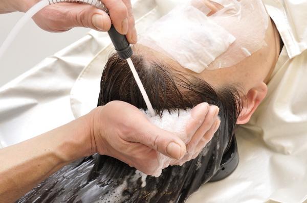 Seborrheic scalpitis treatment is a good food, because it can cause hair loss.