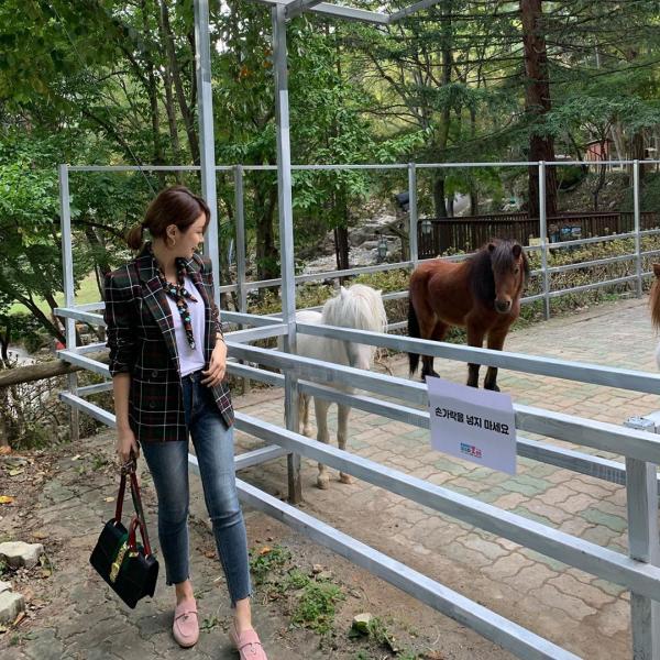 Yunjin, fresh and beautiful jeans