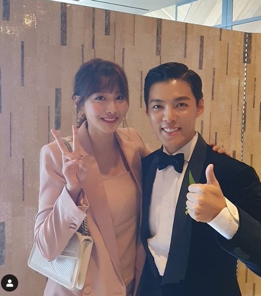 Yoo In-young, Gangnam X Sanghwa's wedding certification shot 