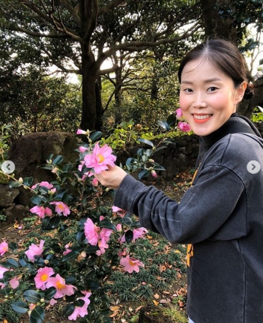 Park Seul-ki and D-line show off in Jeju Island