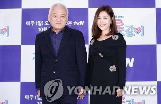 Actress Choi Myung-gil's age is fifty eight, her husband Kim Han-gil and her ten-year-old get over and get married ...