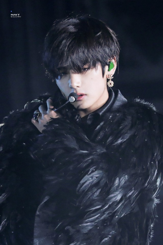 Singularity that was like a musical, the powerful aftertaste of Black Swan BTS V!