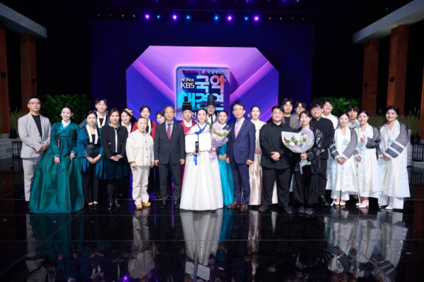 The grand prize at the 34th KBS Korean Traditional Music Contest, Lim Do-kyung in the instrumental music category, received the honor of receiving the highest award of the KBS Korean Traditional Music Contest.